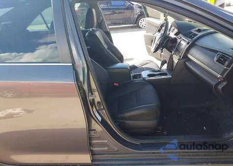 2013 Toyota Camry Se z USA, uszkodzony, nr VIN 4T1BF1FK7DU723425